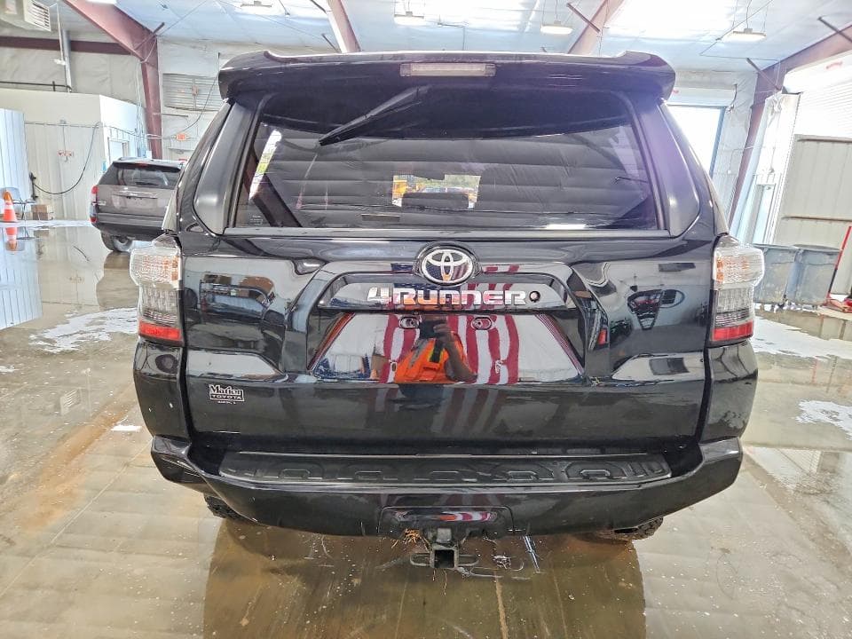 2018 TOYOTA 4RUNNER SR5 6