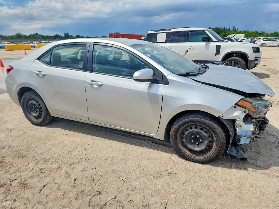 2019 TOYOTA COROLLA LE 4