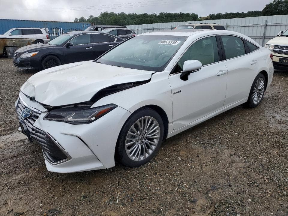 2020 TOYOTA AVALON 1