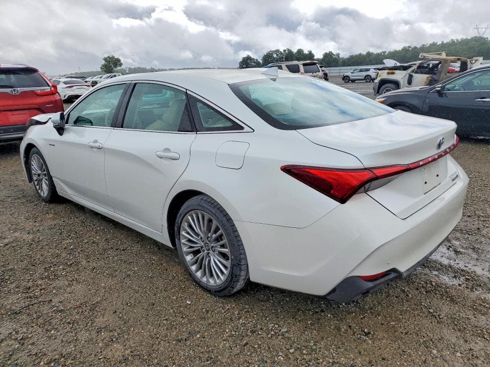 2020 TOYOTA AVALON 2