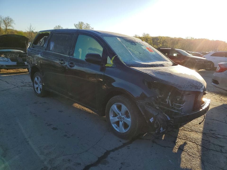 2020 TOYOTA SIENNA L 5