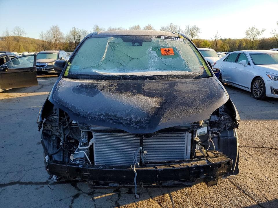 2020 TOYOTA SIENNA L 6