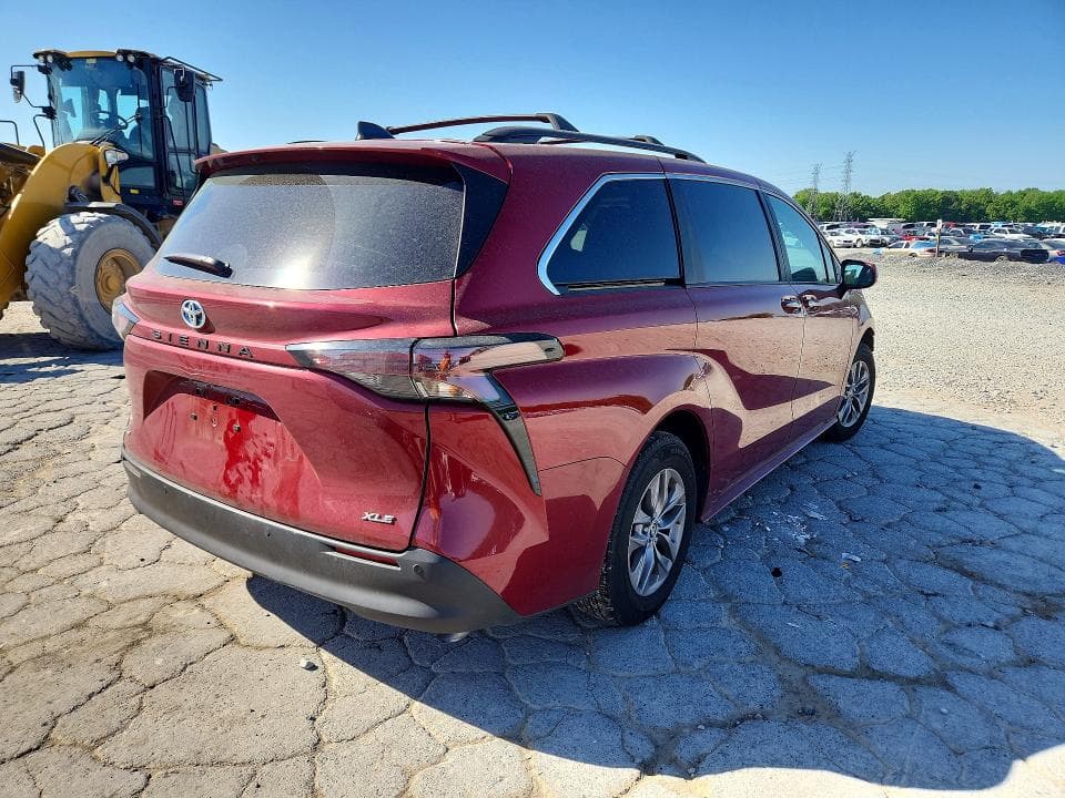 2025 TOYOTA SIENNA XLE 8-PASSENGER XLE 8-PASSENGER 3