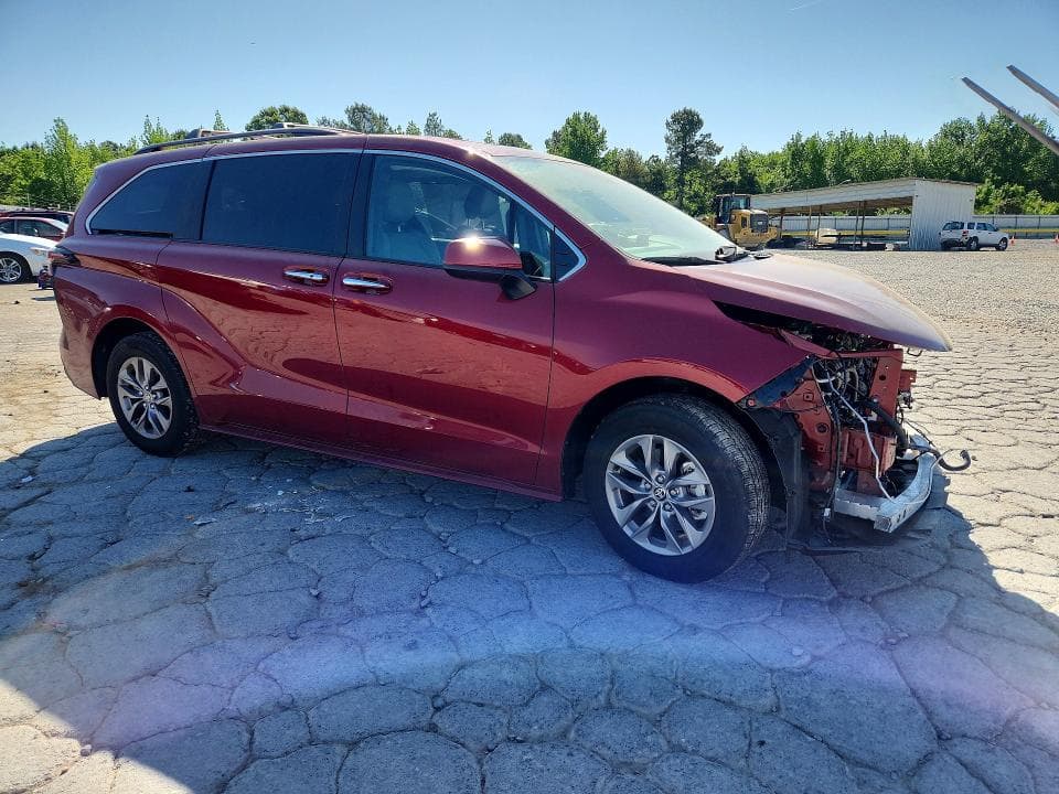 2025 TOYOTA SIENNA XLE 8-PASSENGER XLE 8-PASSENGER 4