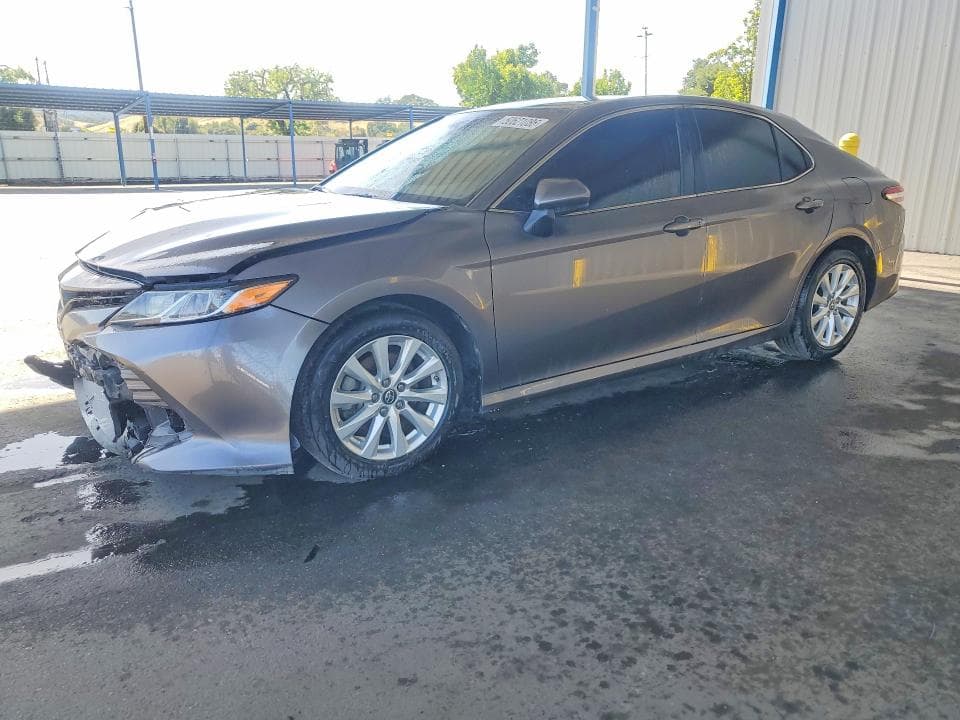 2018 TOYOTA CAMRY LE - 1