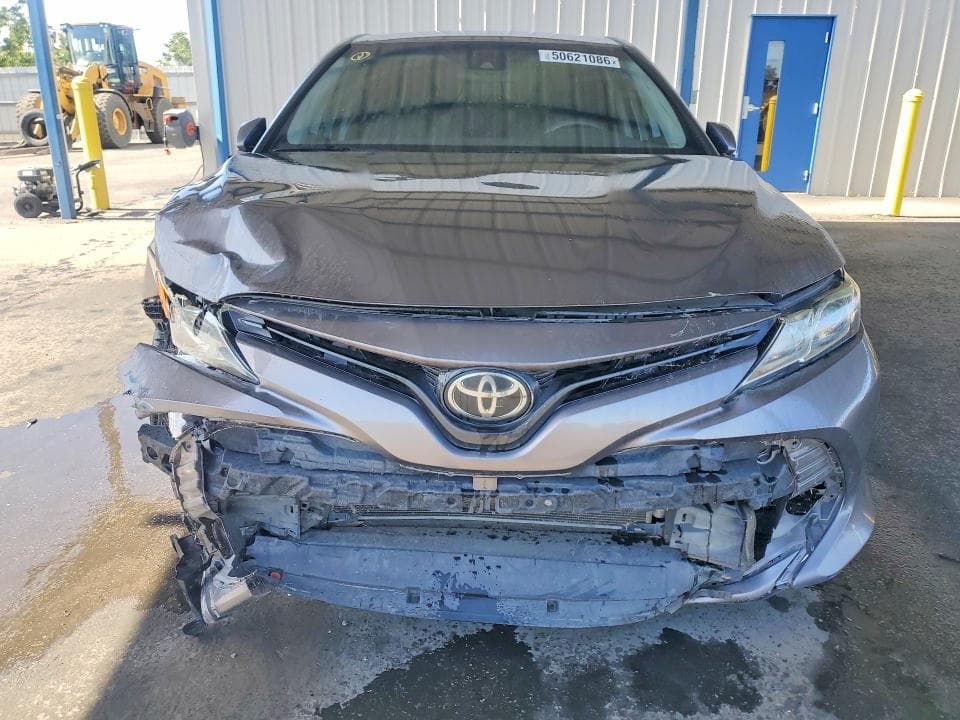 2018 TOYOTA CAMRY LE 5