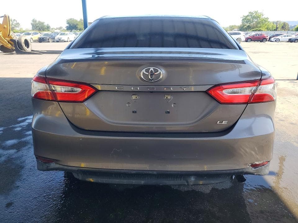 2018 TOYOTA CAMRY LE 6