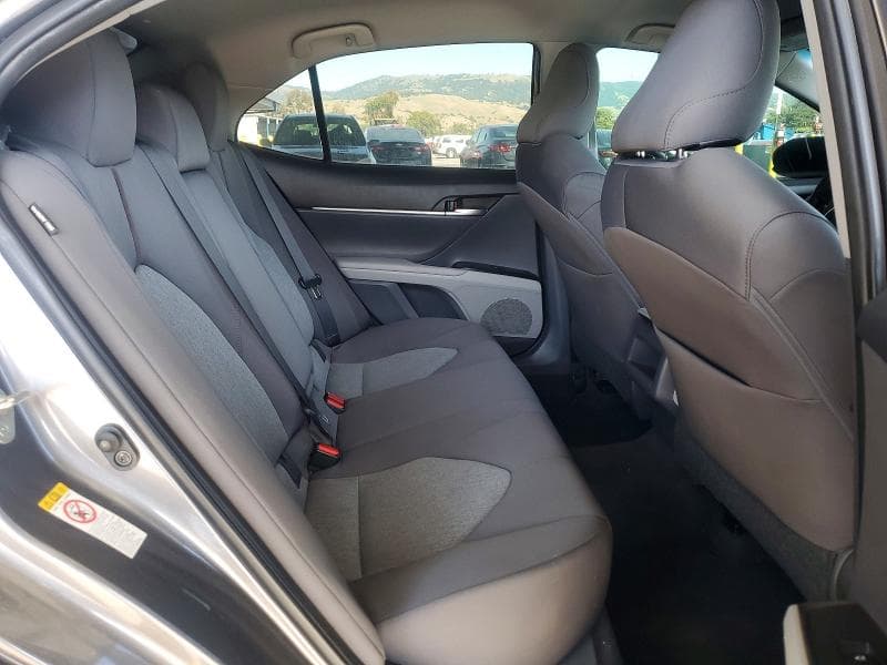 2018 TOYOTA CAMRY LE 10