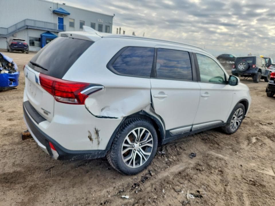 2018 MITSUBISHI OUTLANDER SE 3