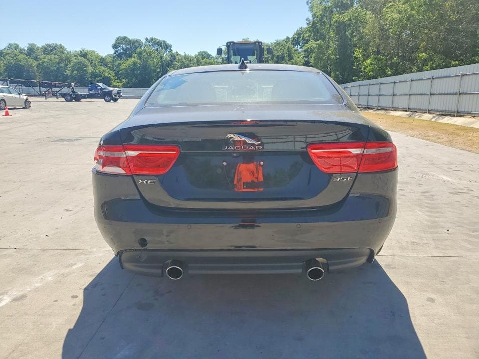 2018 JAGUAR XE PRESTIGE 6