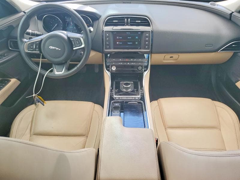 2018 JAGUAR XE PRESTIGE 8