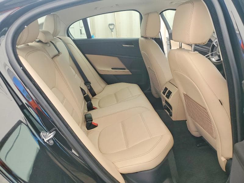 2018 JAGUAR XE PRESTIGE 10