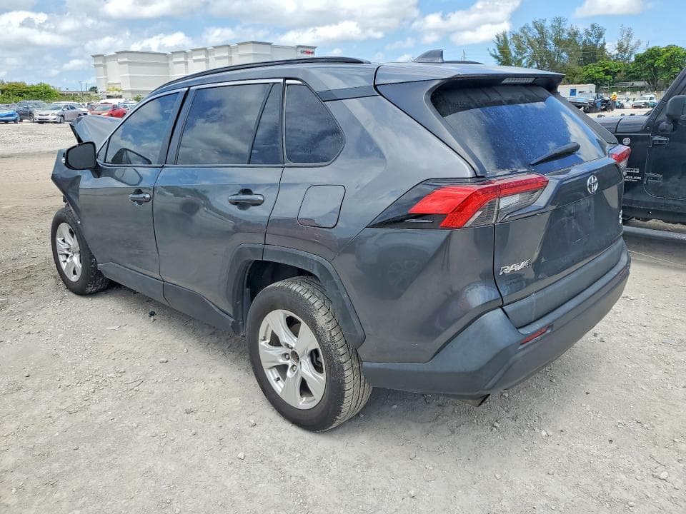 2021 TOYOTA RAV4 XLE 2
