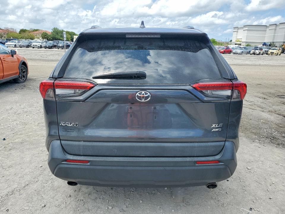 2021 TOYOTA RAV4 XLE 6