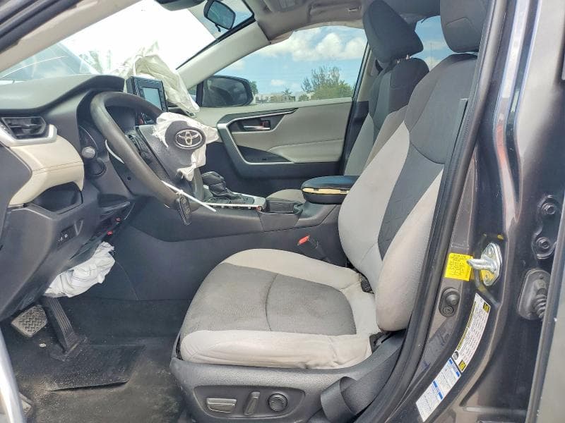 2021 TOYOTA RAV4 XLE 7