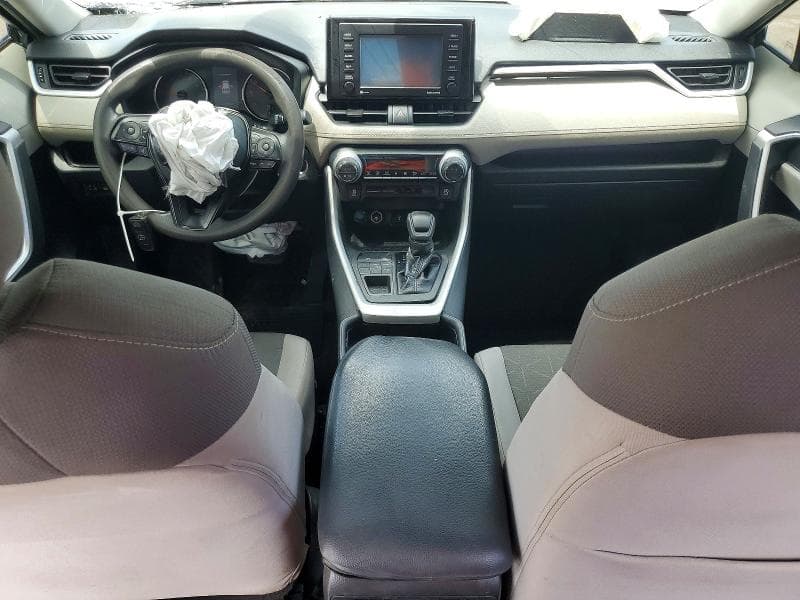 2021 TOYOTA RAV4 XLE 8