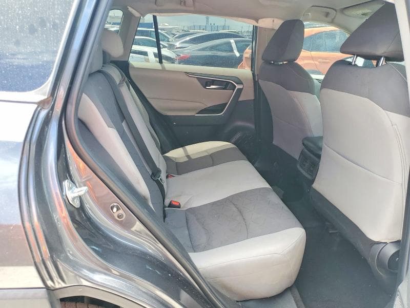 2021 TOYOTA RAV4 XLE 10