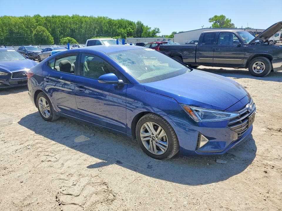 2020 HYUNDAI ELANTRA SEL 4