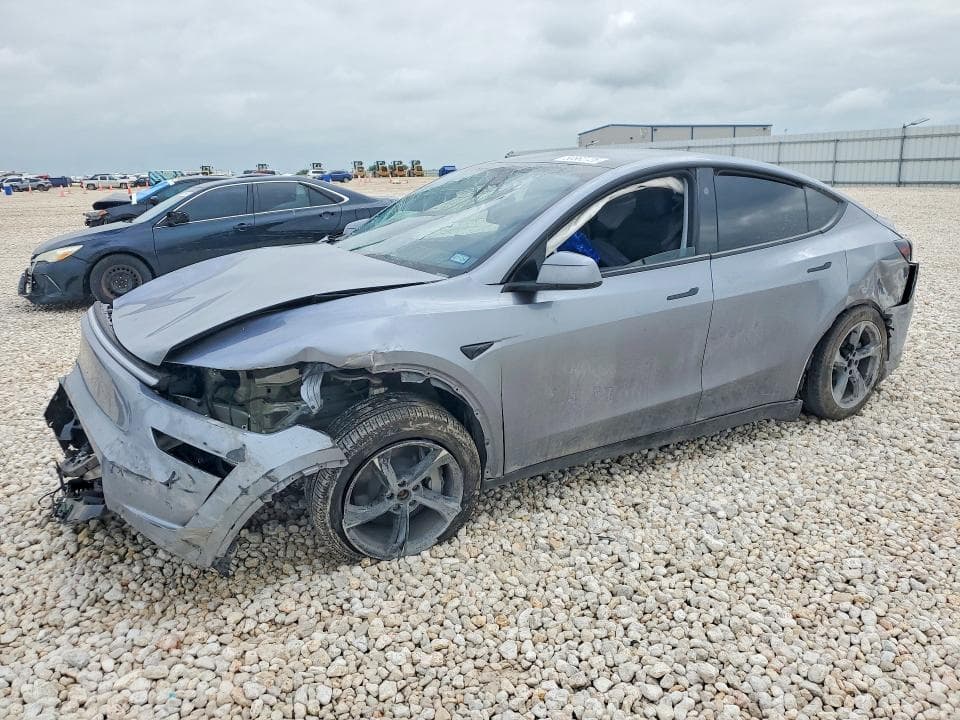 2026 TESLA MODEL Y 1