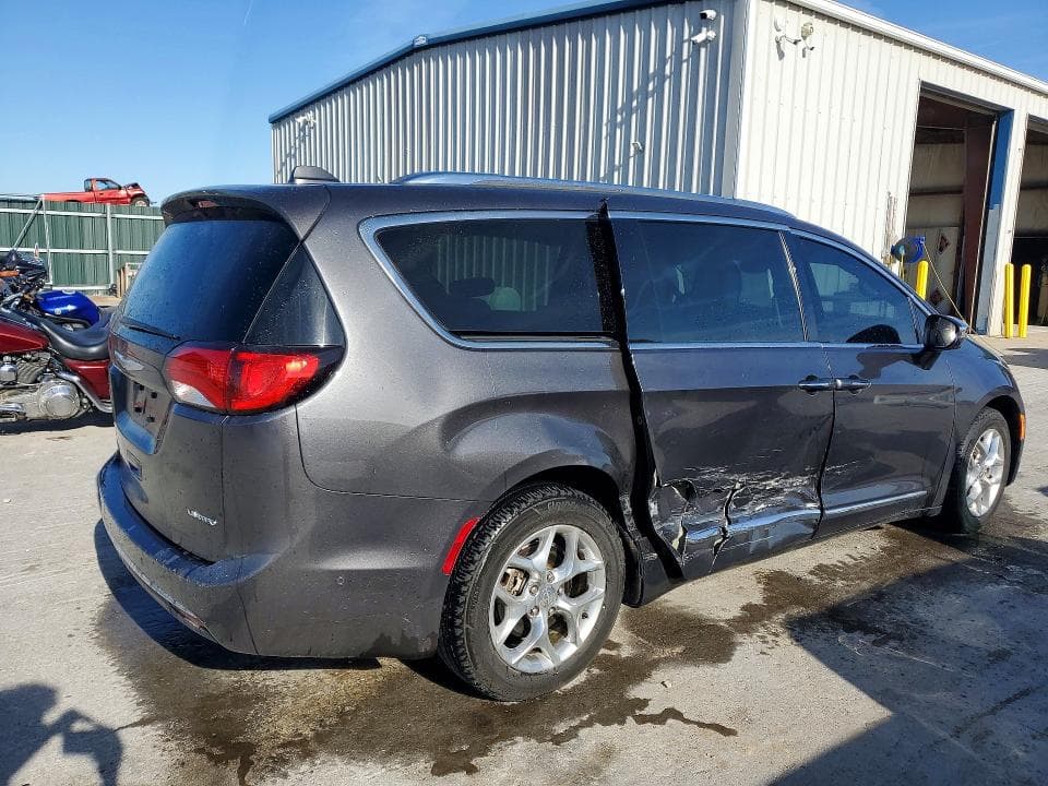 2018 CHRYSLER PACIFICA LIMITED 3