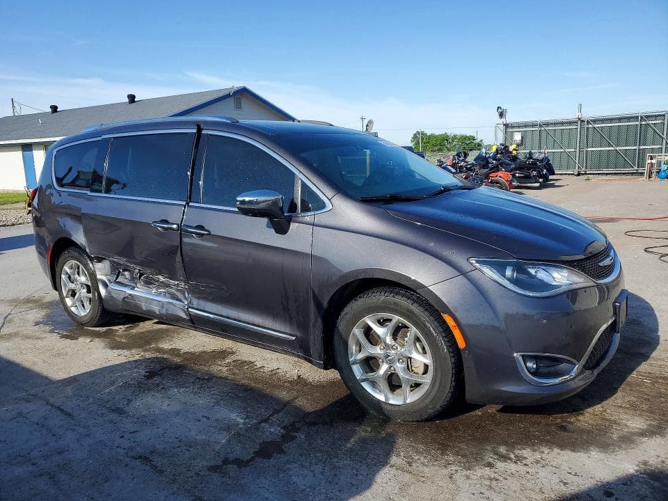2018 CHRYSLER PACIFICA LIMITED 4