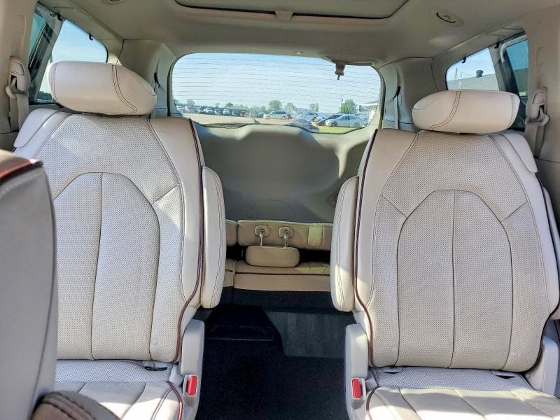 2018 CHRYSLER PACIFICA LIMITED 10