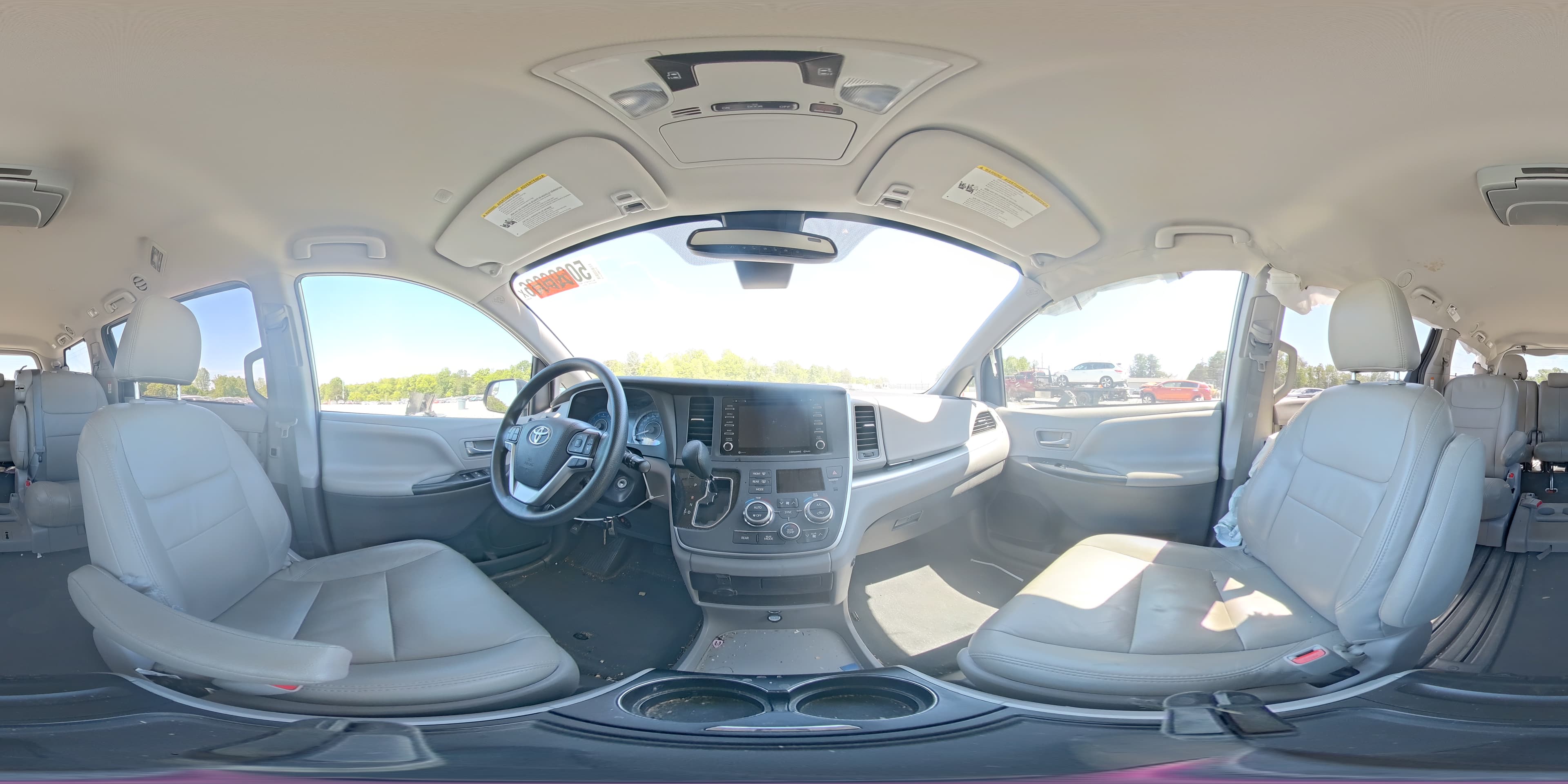 2020 TOYOTA SIENNA LE LE 16