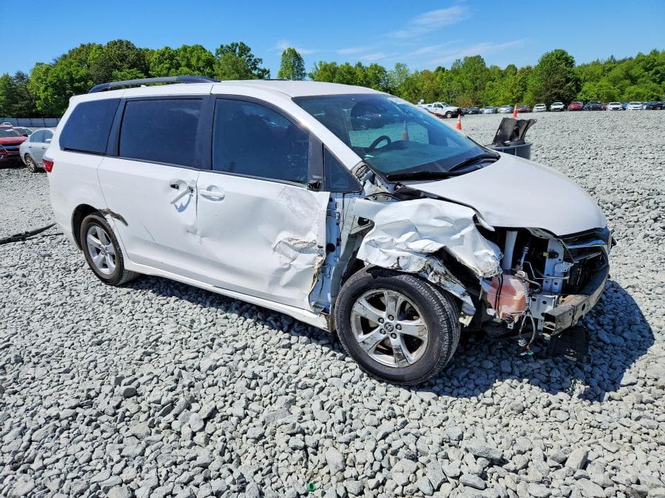 2020 TOYOTA SIENNA LE LE 4