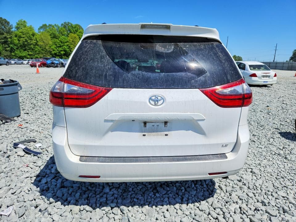 2020 TOYOTA SIENNA LE LE 6