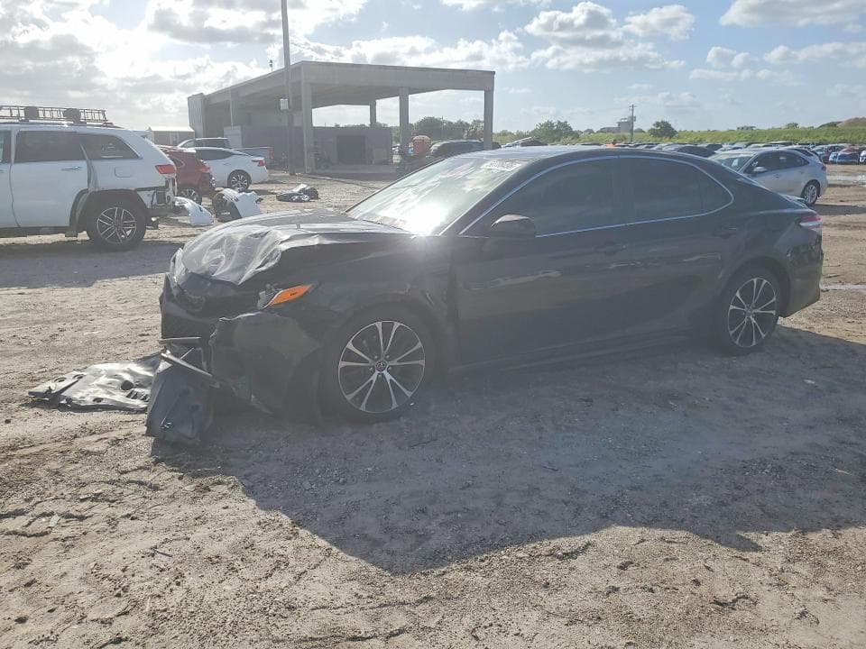 2020 TOYOTA CAMRY SE - 1