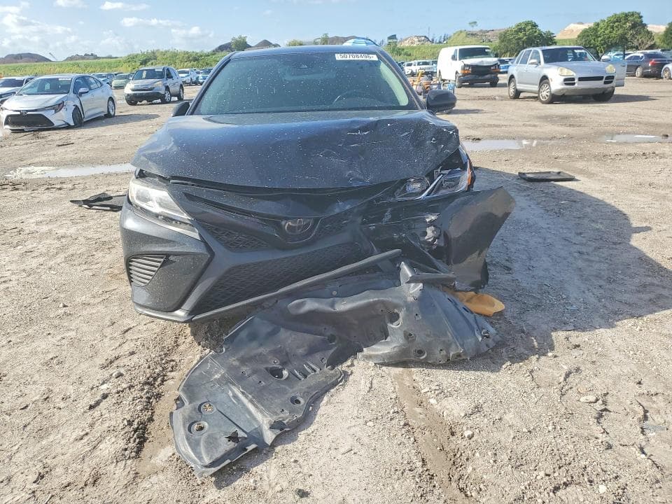2020 TOYOTA CAMRY SE 5