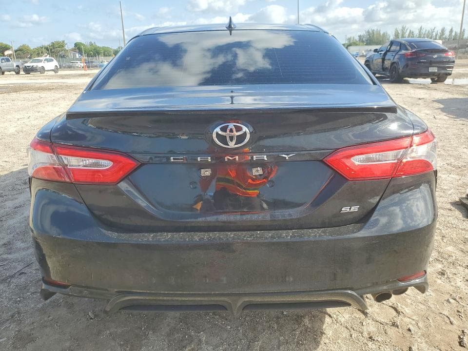 2020 TOYOTA CAMRY SE 6