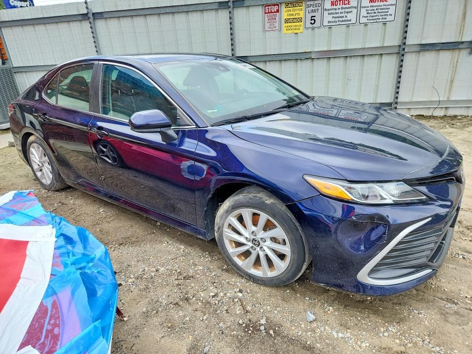 2021 TOYOTA CAMRY LE 4