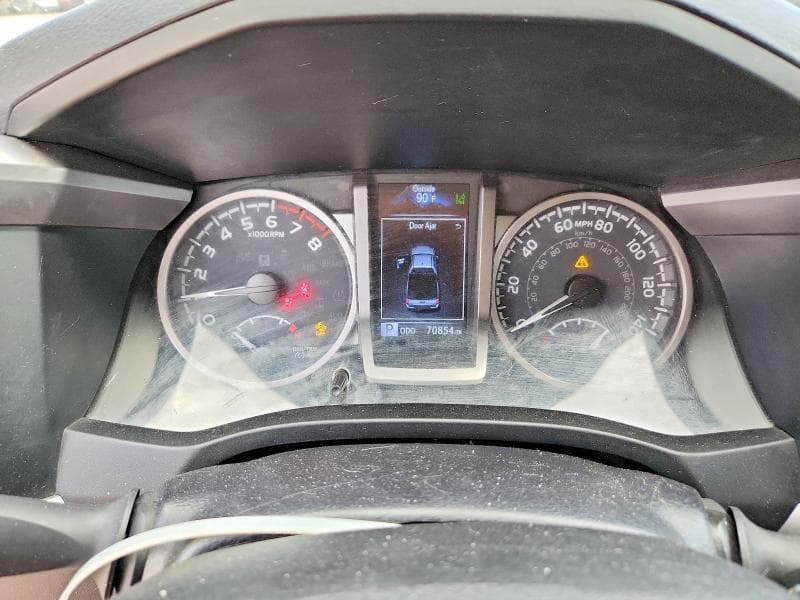 2022 TOYOTA TACOMA SR5 V6 9