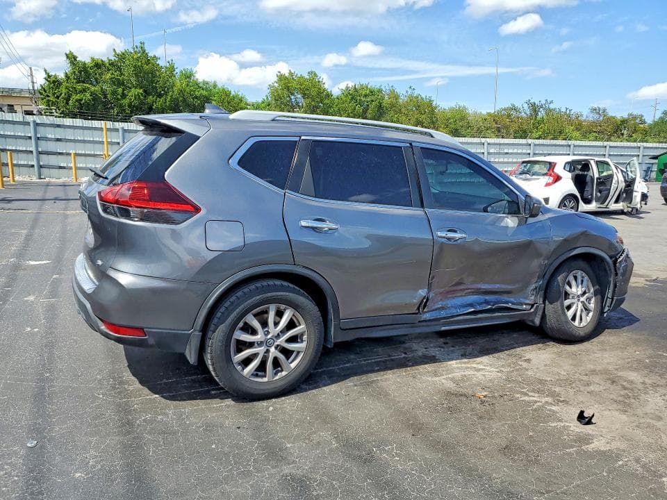 2018 NISSAN ROGUE SV 3