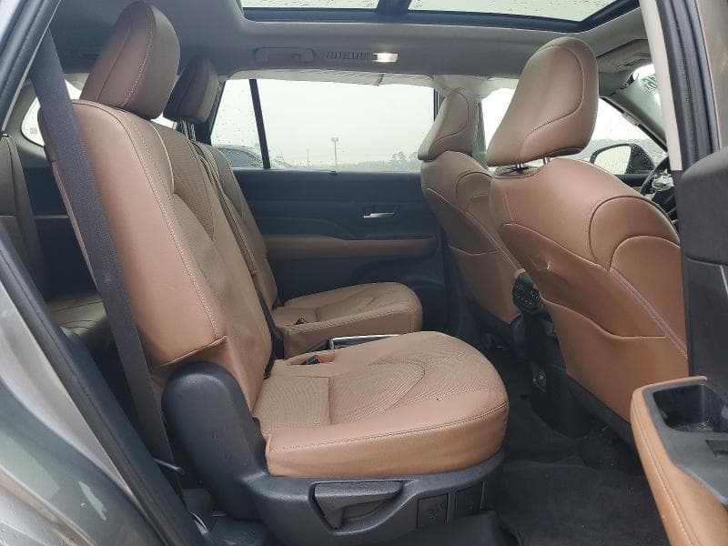 2025 TOYOTA GRAND HIGHLANDER PLATINUM PLATINUM 11