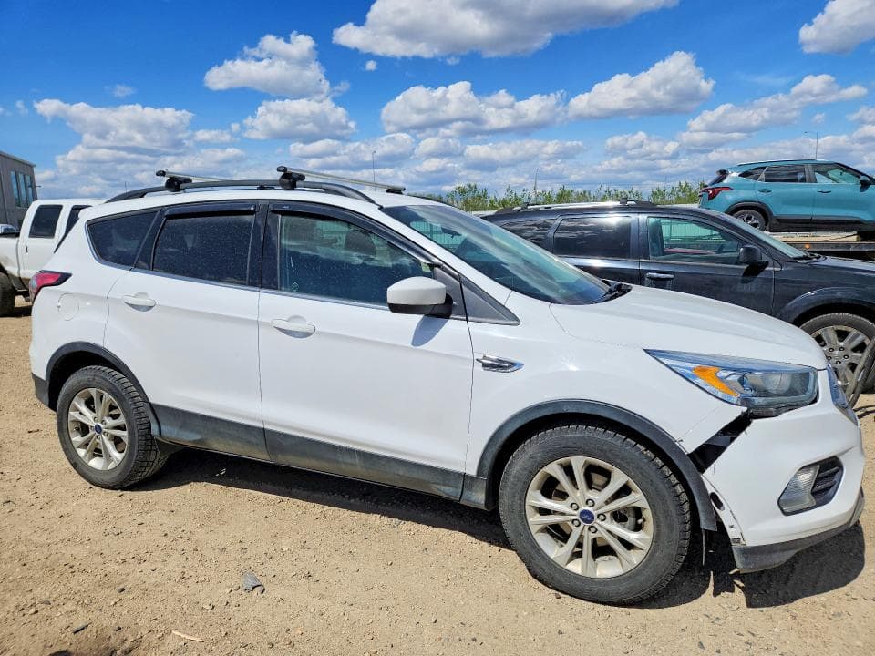 2017 FORD ESCAPE SE 4