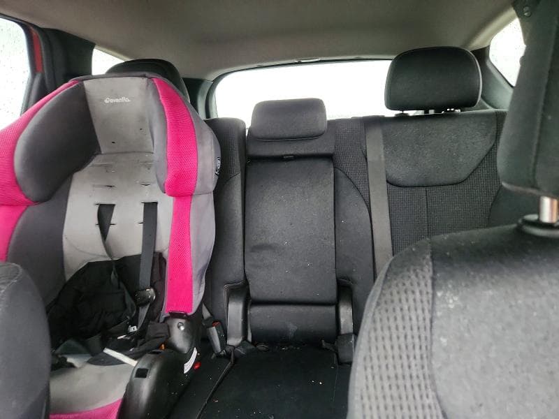 2019 HYUNDAI SANTA FE SE 10
