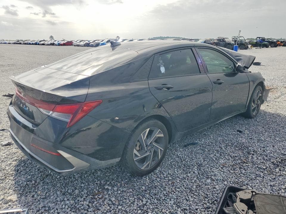 2025 HYUNDAI ELANTRA SEL SPORT 3