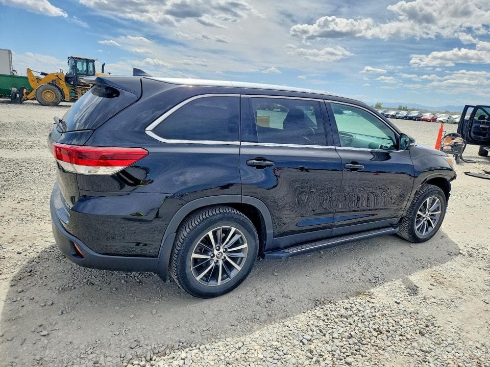 2019 TOYOTA HIGHLANDER XLE XLE 3