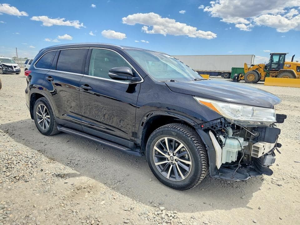 2019 TOYOTA HIGHLANDER XLE XLE 4