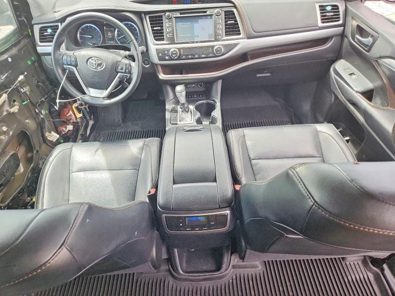 2019 TOYOTA HIGHLANDER XLE XLE 8