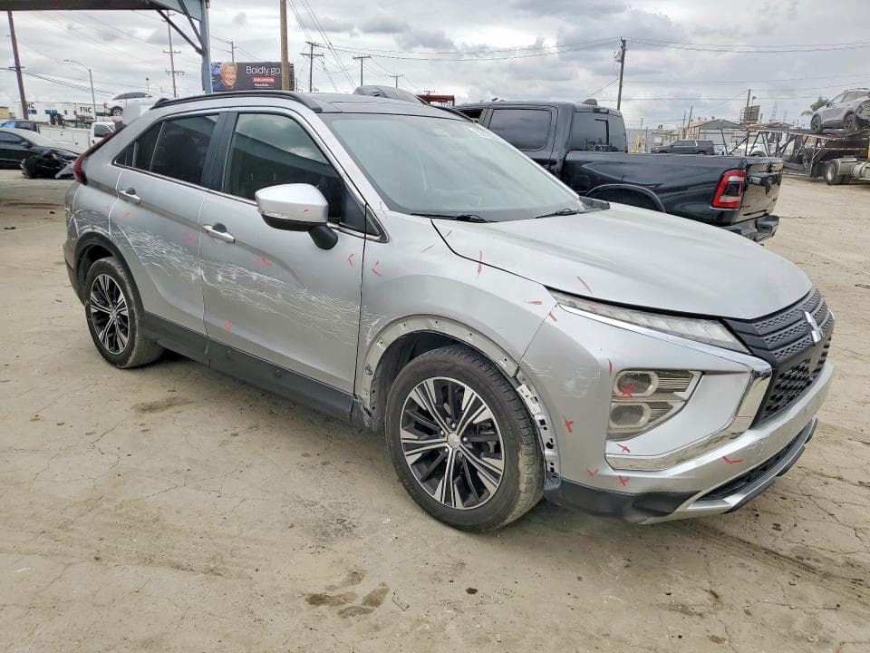 2022 MITSUBISHI ECLIPSE CROSS SE 4
