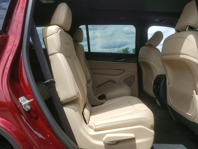 2023 JEEP GRAND CHEROKEE L LIMITED 11