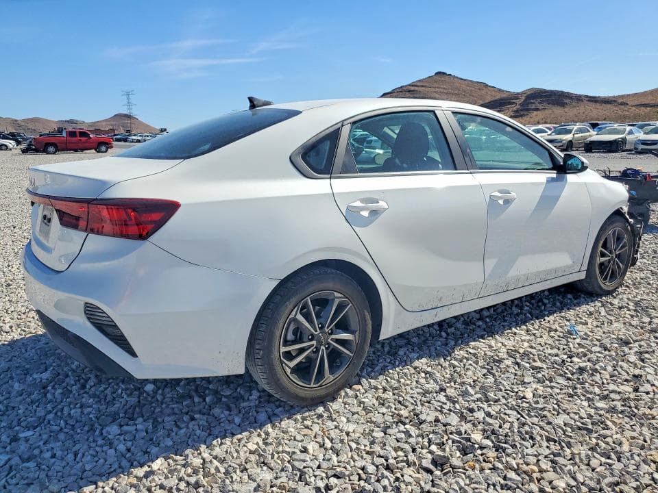 2024 KIA FORTE LXS 3