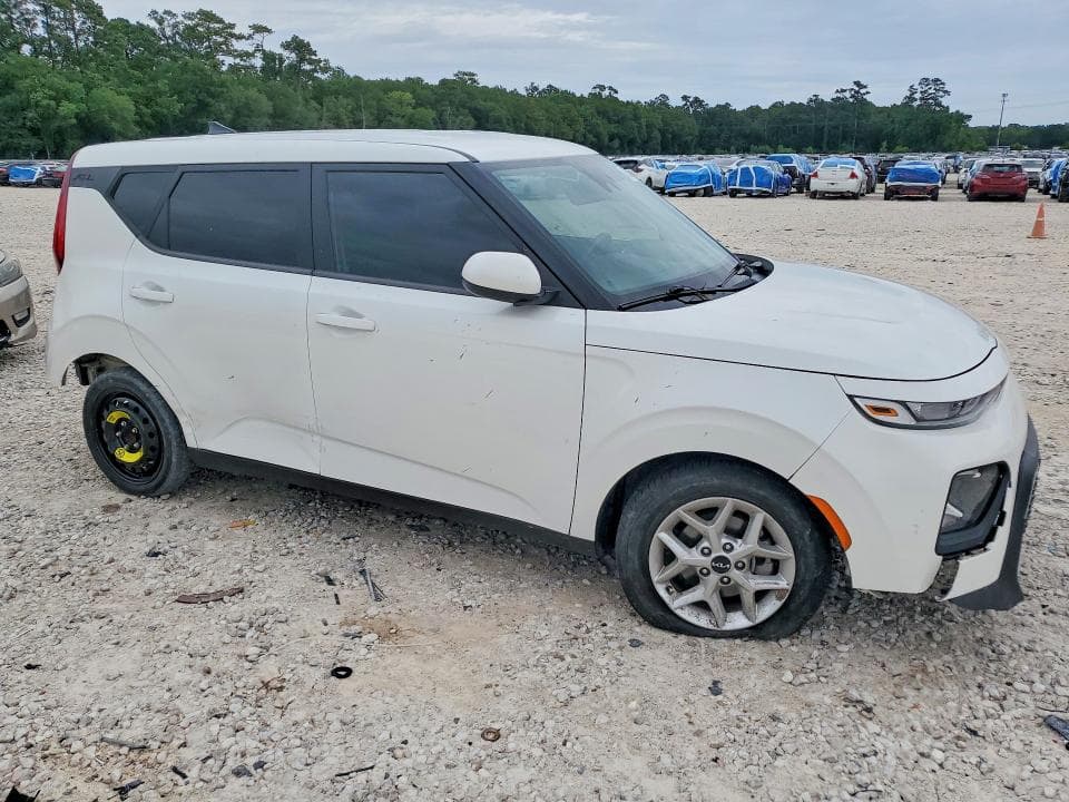 2022 KIA SOUL LX 4