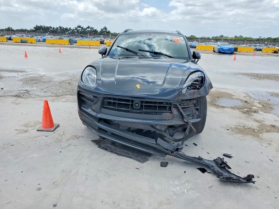 2024 PORSCHE MACAN BASE 5