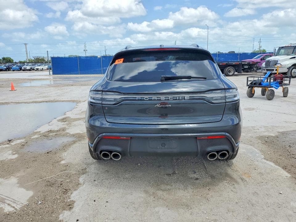 2024 PORSCHE MACAN BASE 6