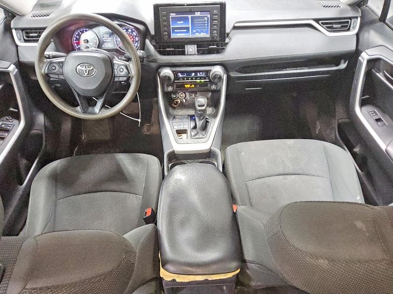 2019 TOYOTA RAV4 LE LE 8