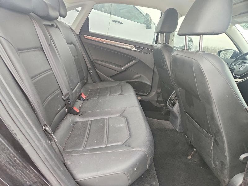 2018 VOLKSWAGEN PASSAT SE 9